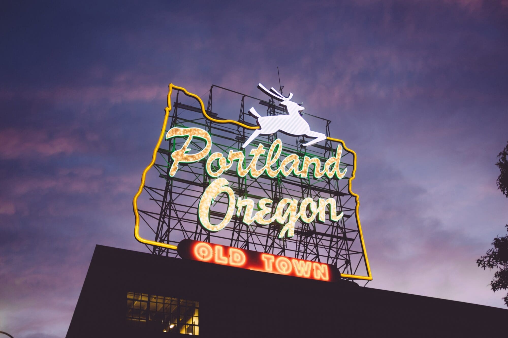 workers' compensation insurance, risk management, small business, Oregon, demographics, employee training, insurance policies, legal action, cyber insurance, property insurance, general liability insurance.